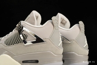 Moments” WMNS Jordan 4 Air “Frozen 0927